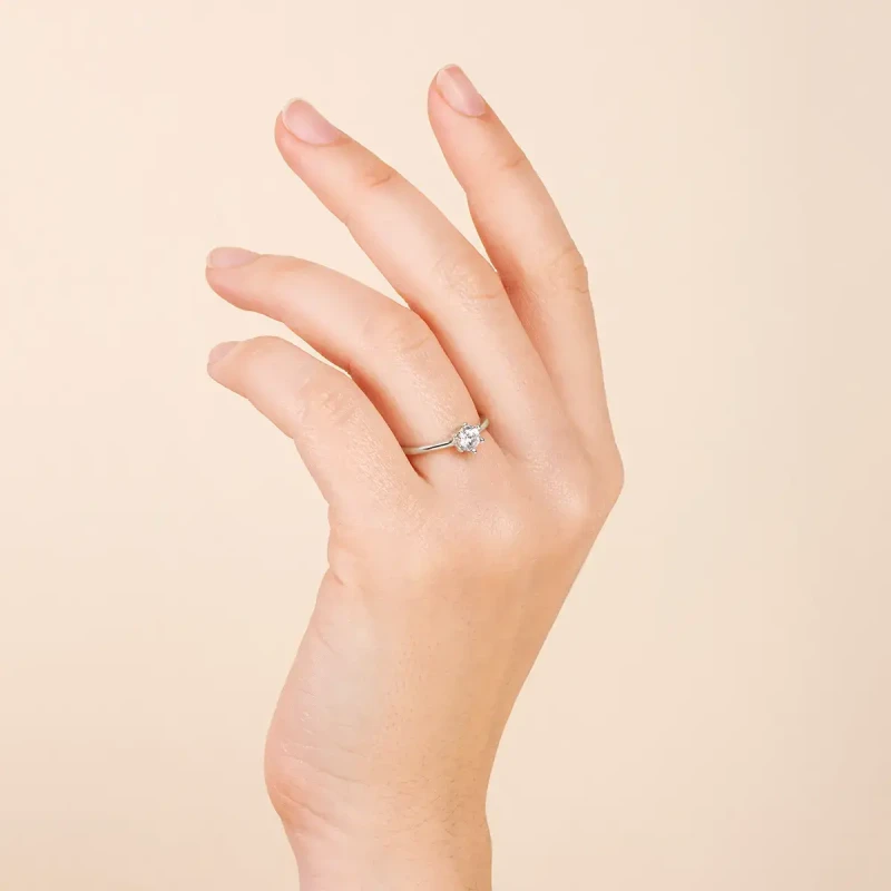 pierscionek-zareczynowy-z-diamentem-050ct-biale-zloto (3).webp