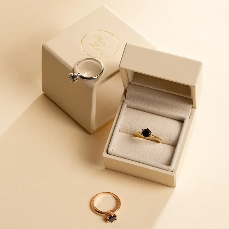 pierscionek-zareczynowy-z-czarnym-diamentem-047ct-rozowe-zloto (6).webp