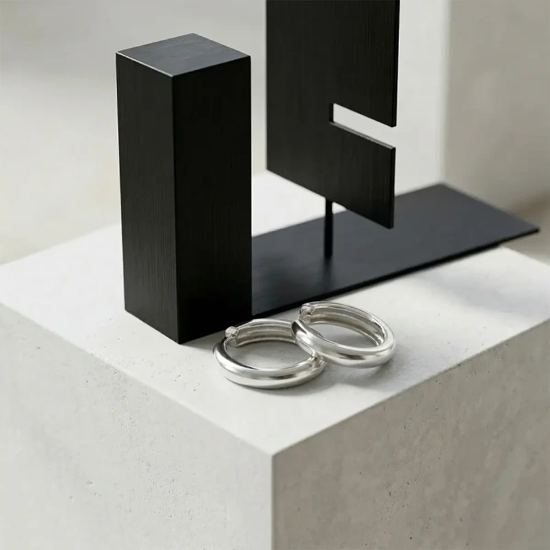 kolczyki-kolka-gladkie-klasyczyne-huggie-srebrne (2).webp